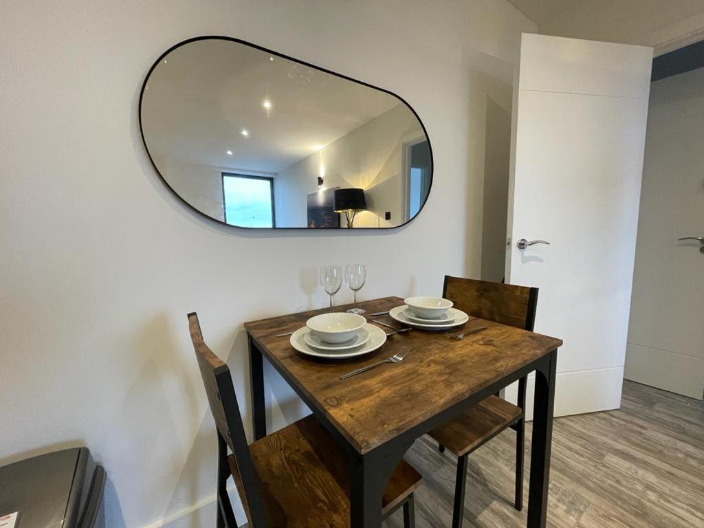 Kingsbridge Point - Cosy One Bed Apartments Near Town Centre, Swindon Exterior foto